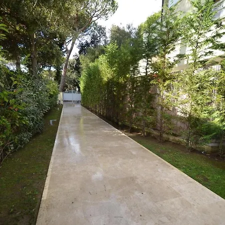 Attico Smeraldo Dei Marmi Holiday home *
