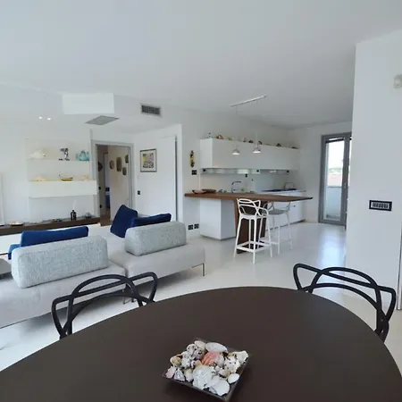 Attico Smeraldo Dei Marmi 펜션 *